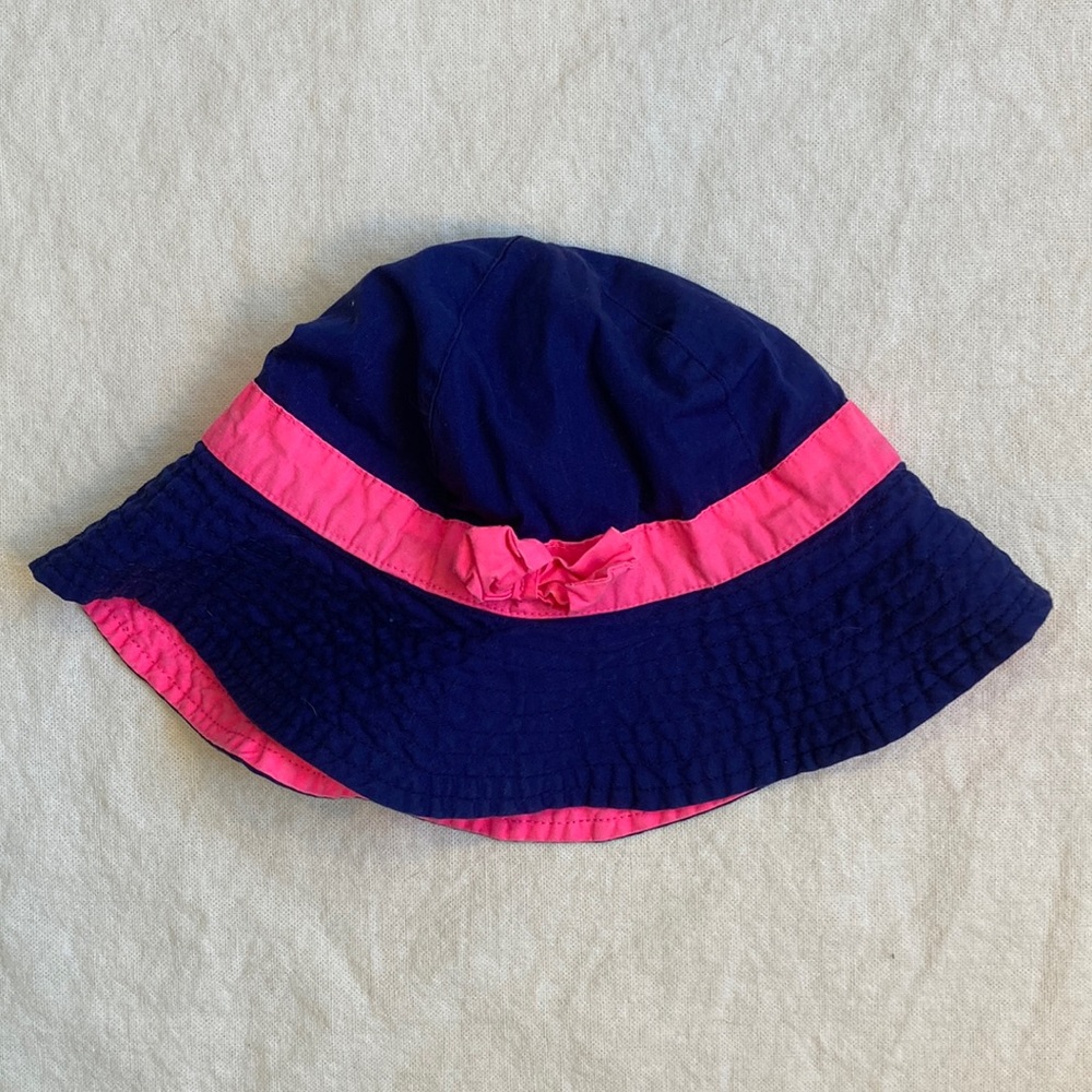 Carter’s Hat - Picture 2 of 7